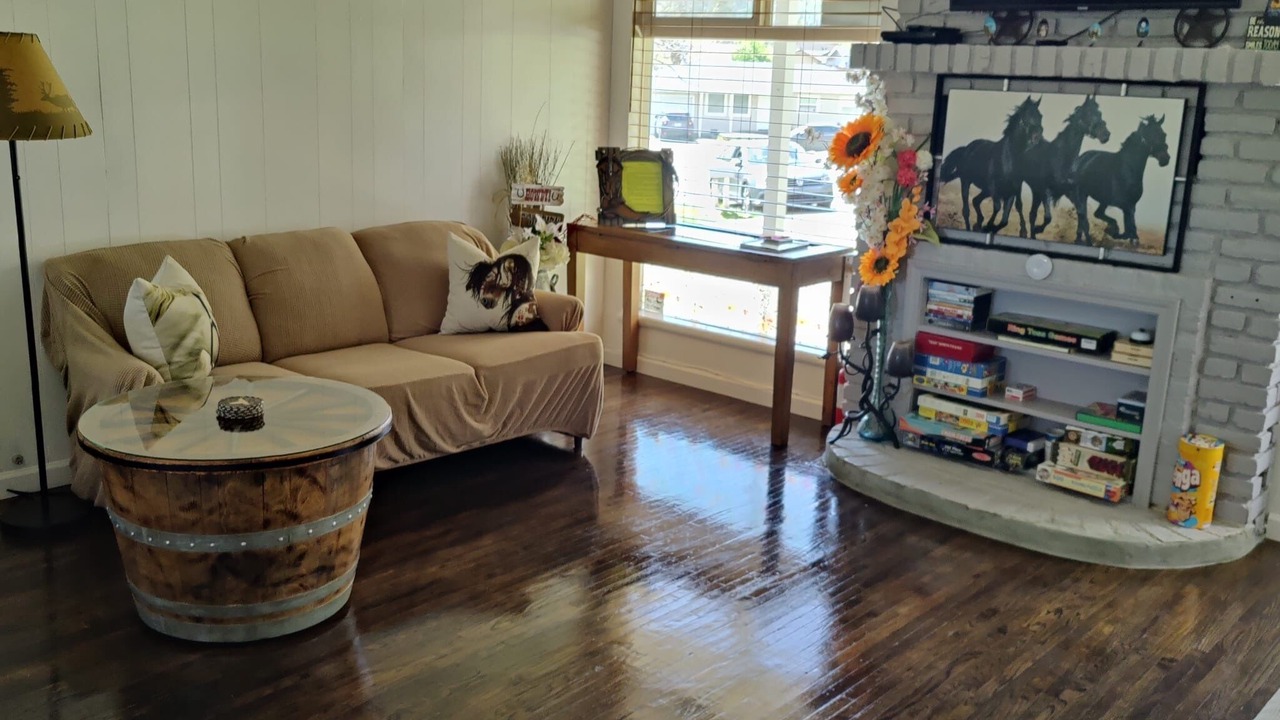 Photo of Livingroom in Yreka