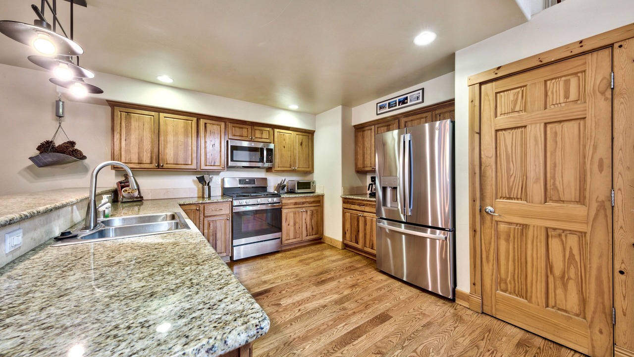 Photo of Kitchen in Tahoe Island