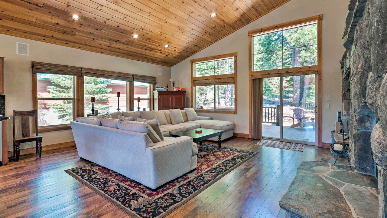 Photo of Livingroom in Truckee