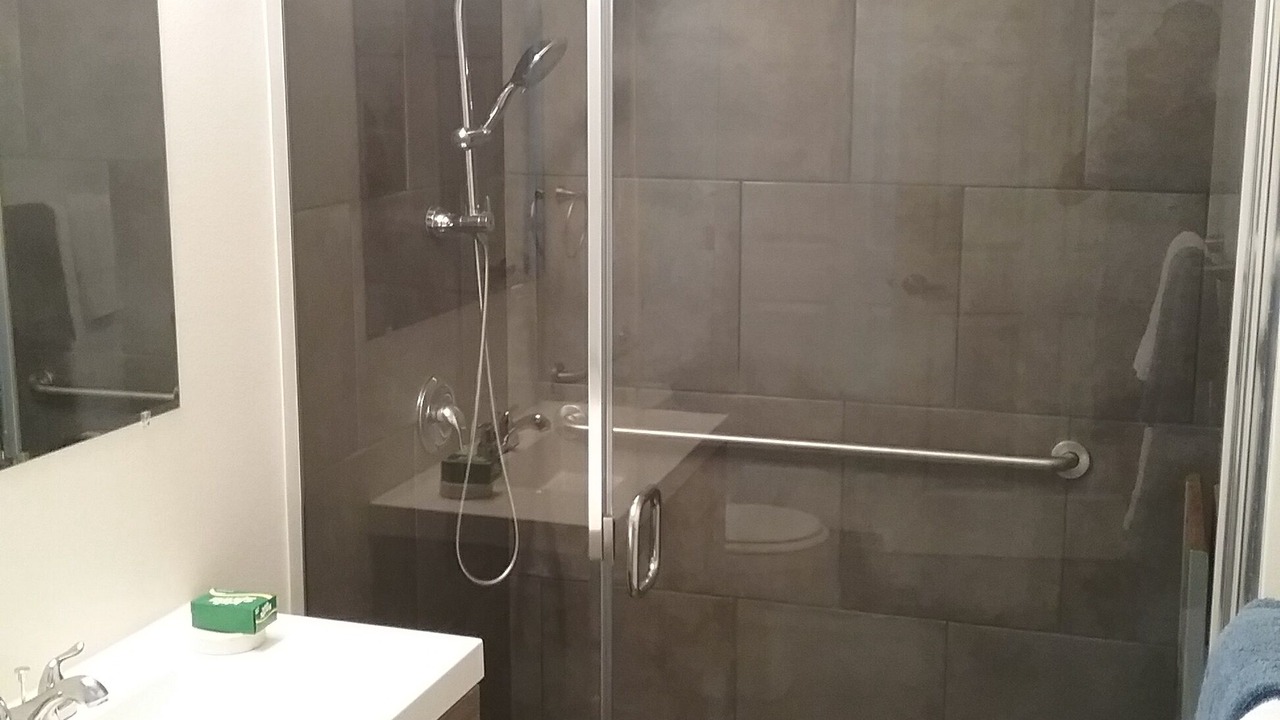 Photo of Bathroom in Roseburg