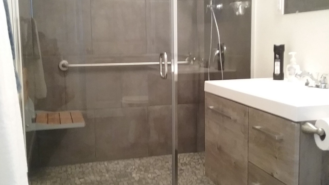 Photo of Bathroom in Roseburg