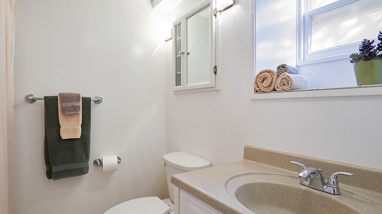 Photo of Bathroom in Upper Telegraph