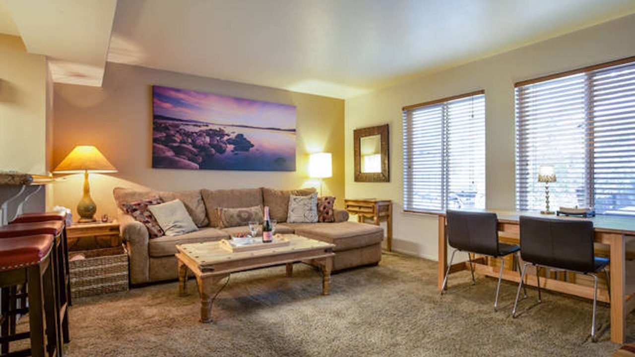 Photo of Livingroom in Lake Forest