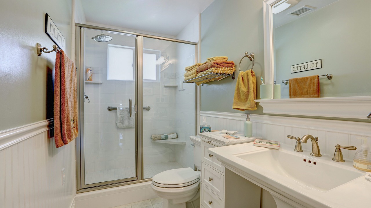 Photo of Bathroom in Shell Beach