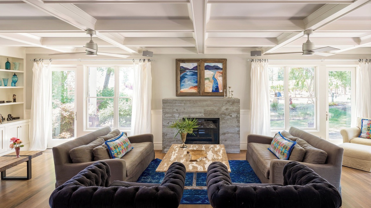 Photo of Livingroom in Graton
