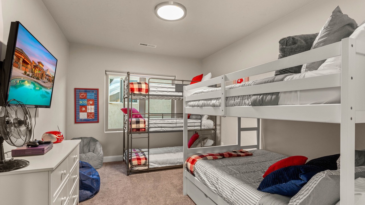 Photo of Bedroom in Hurricane