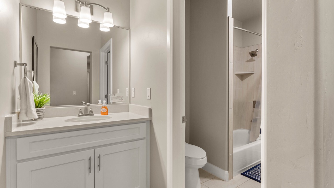 Photo of Bathroom in Hurricane