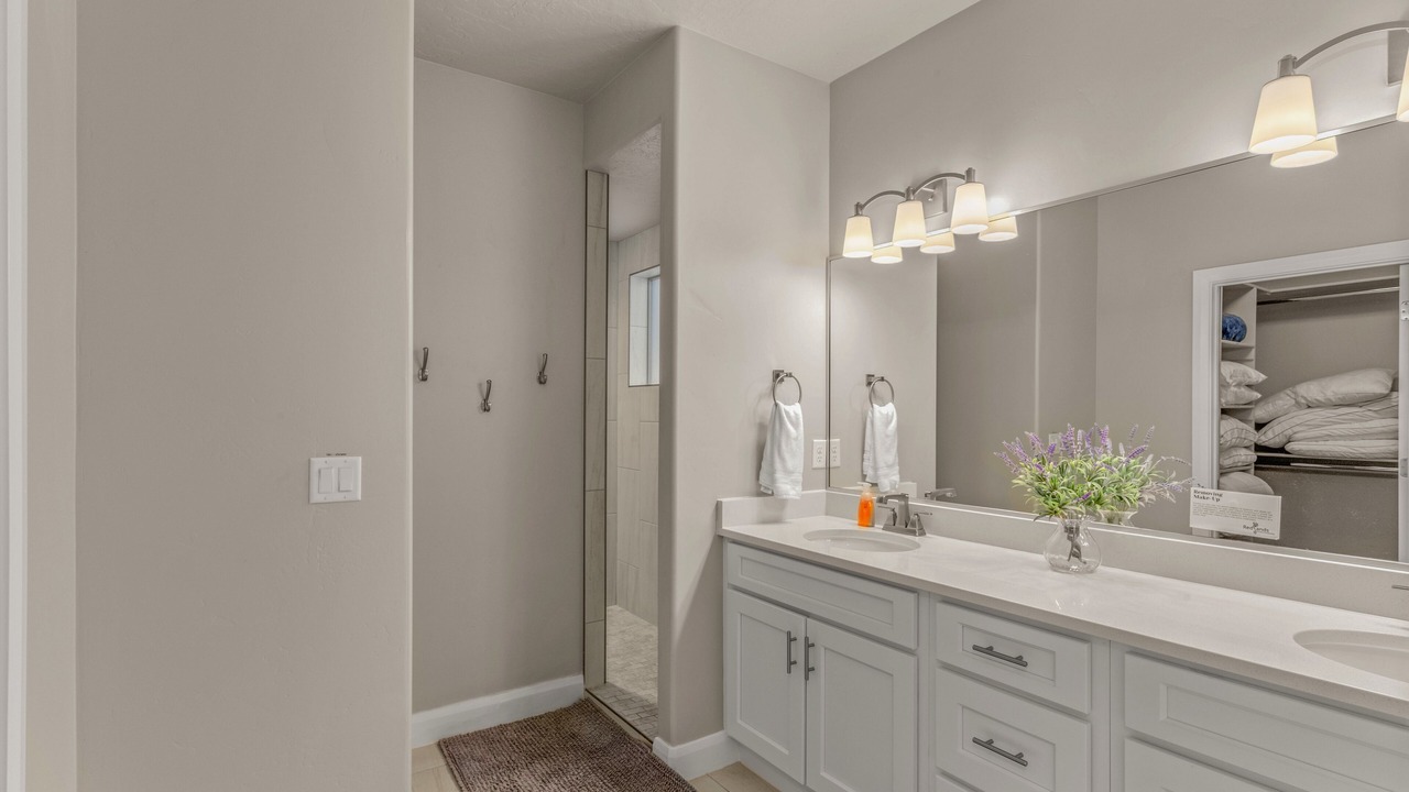 Photo of Bathroom in Hurricane