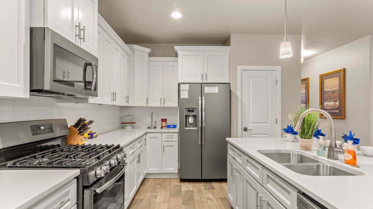 Photo of Kitchen in Hurricane
