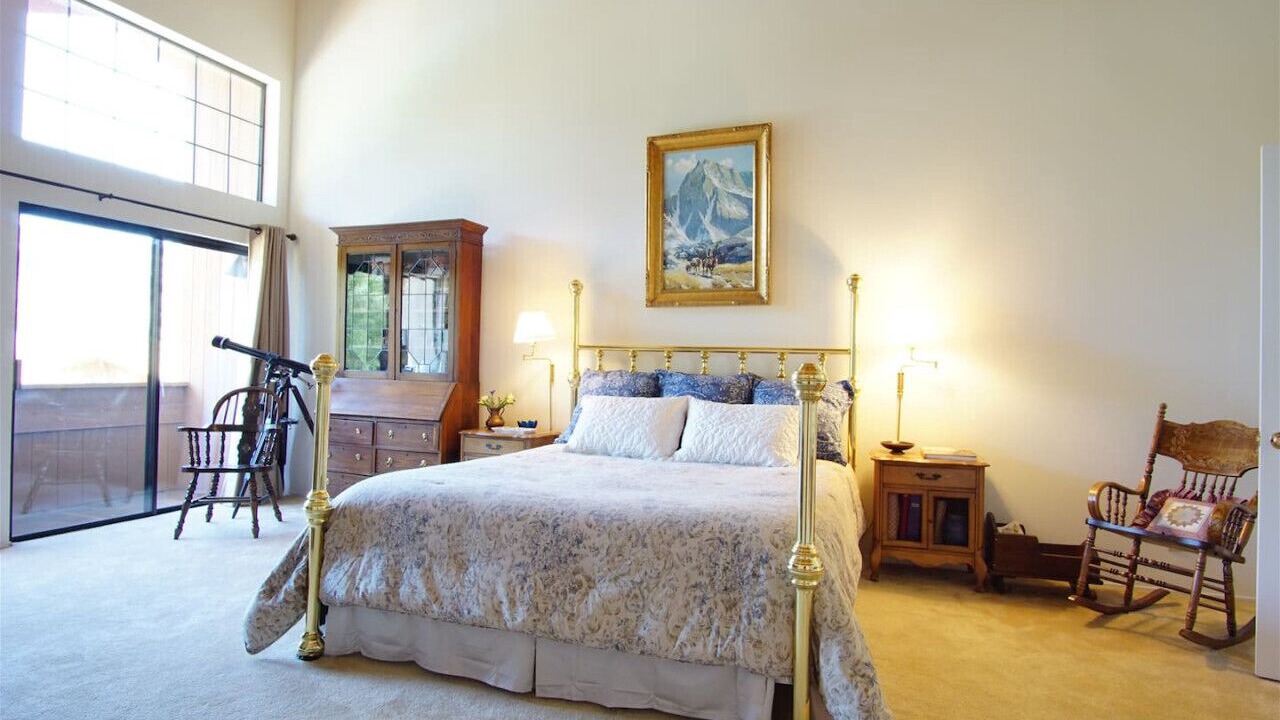 Photo of Bedroom in June Lake