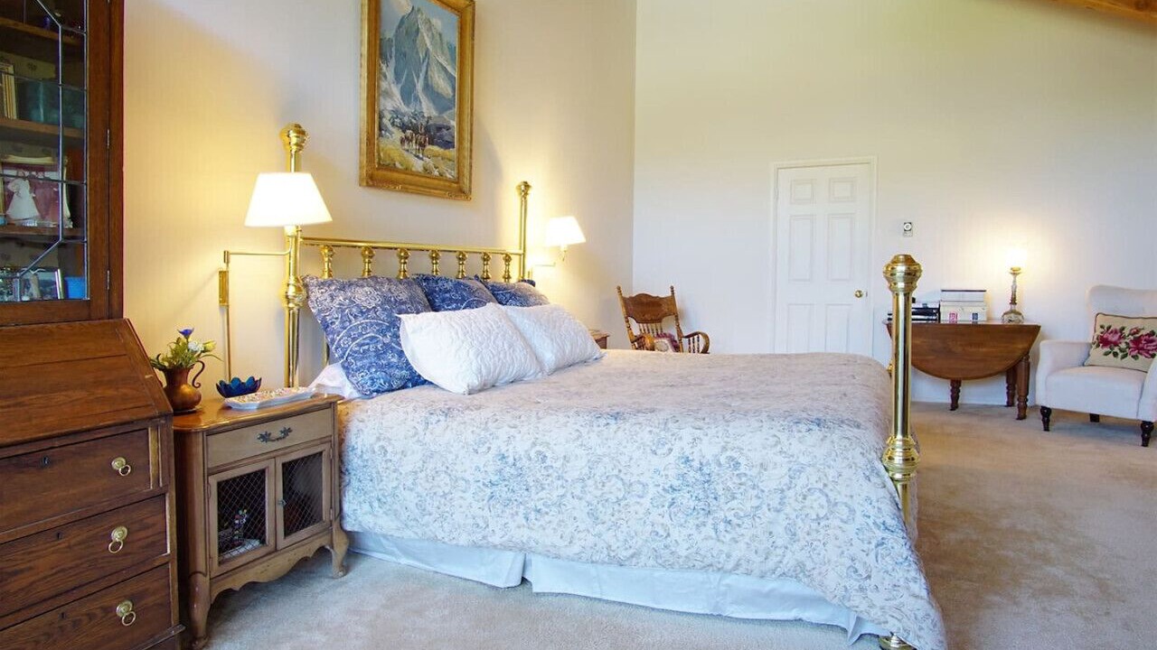 Photo of Bedroom in June Lake
