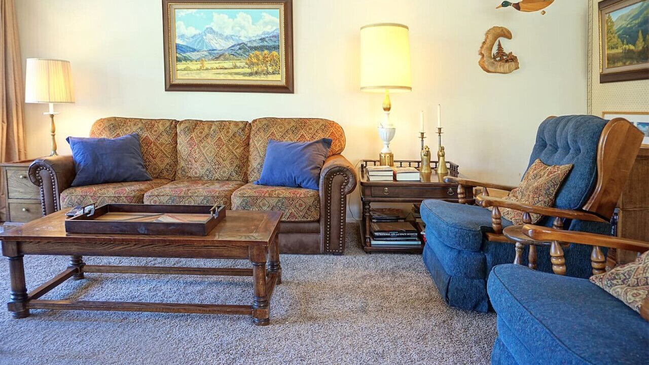 Photo of Livingroom in June Lake