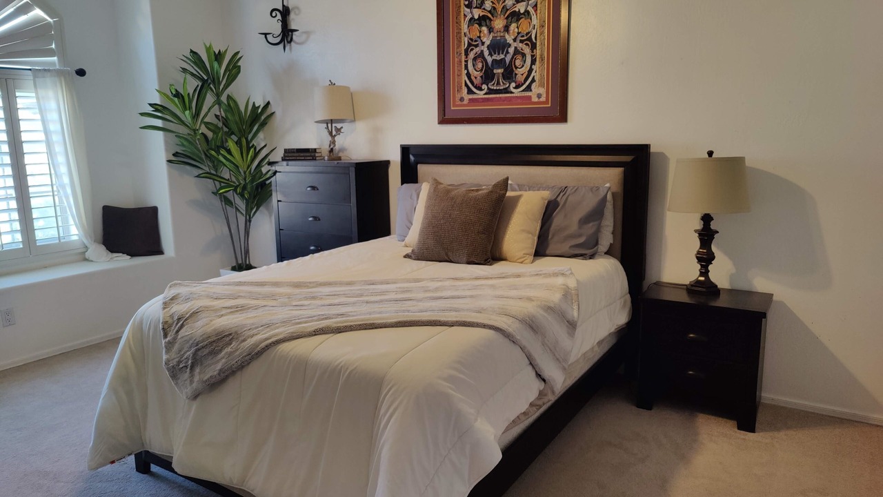 Photo of Bedroom in Paradise Valley Village
