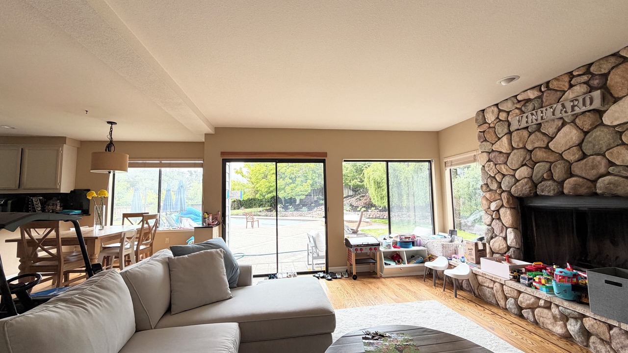 Photo of Livingroom in Vichy Springs