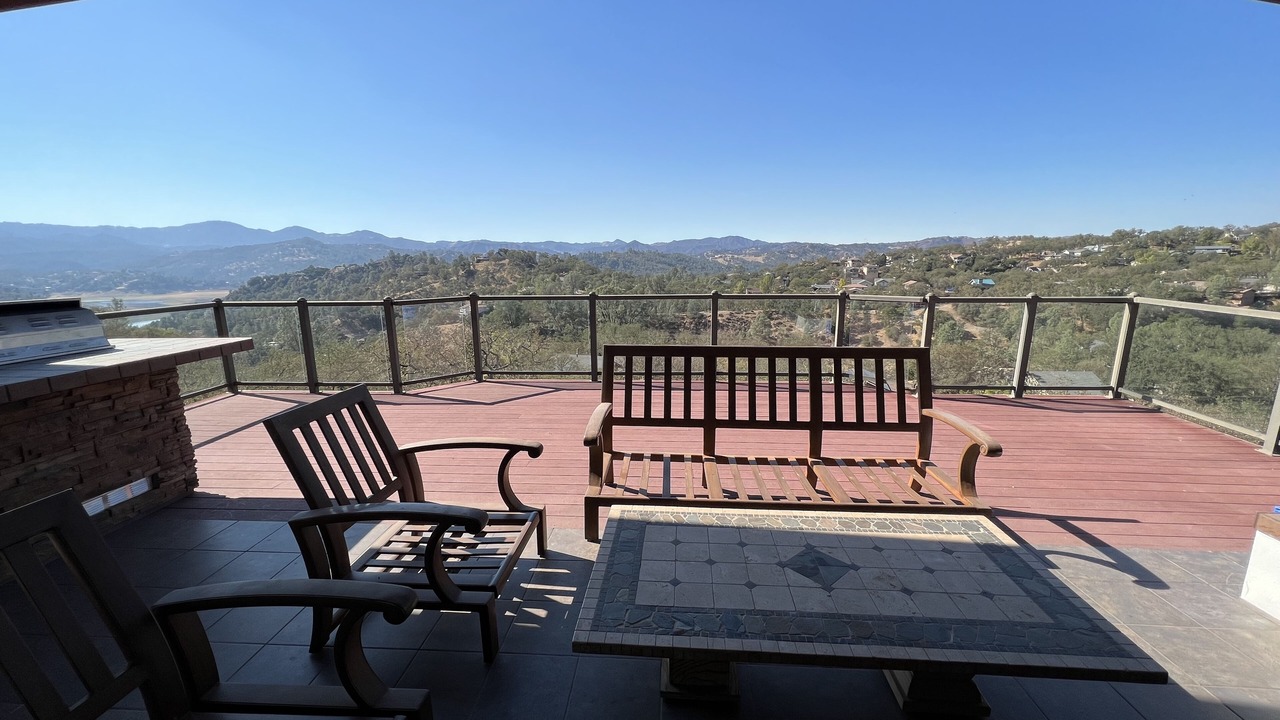 Photo of Patio Balcony in Oak Shores