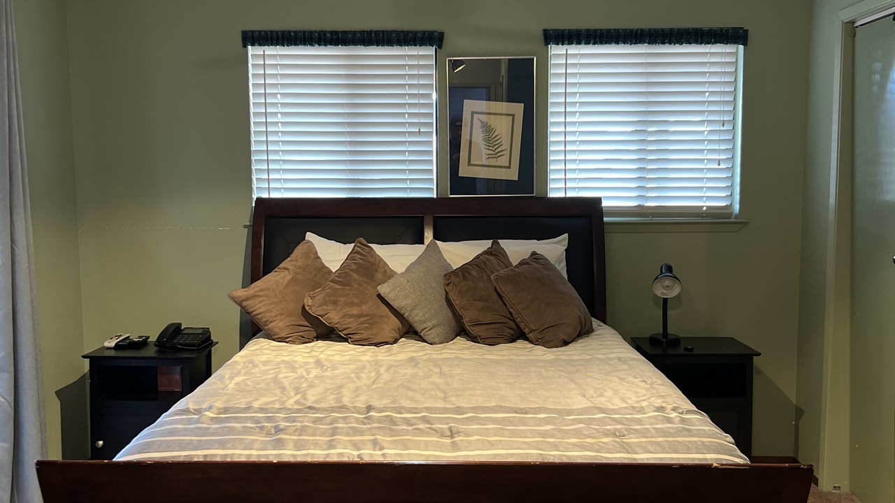 Photo of Bedroom in Oak Shores