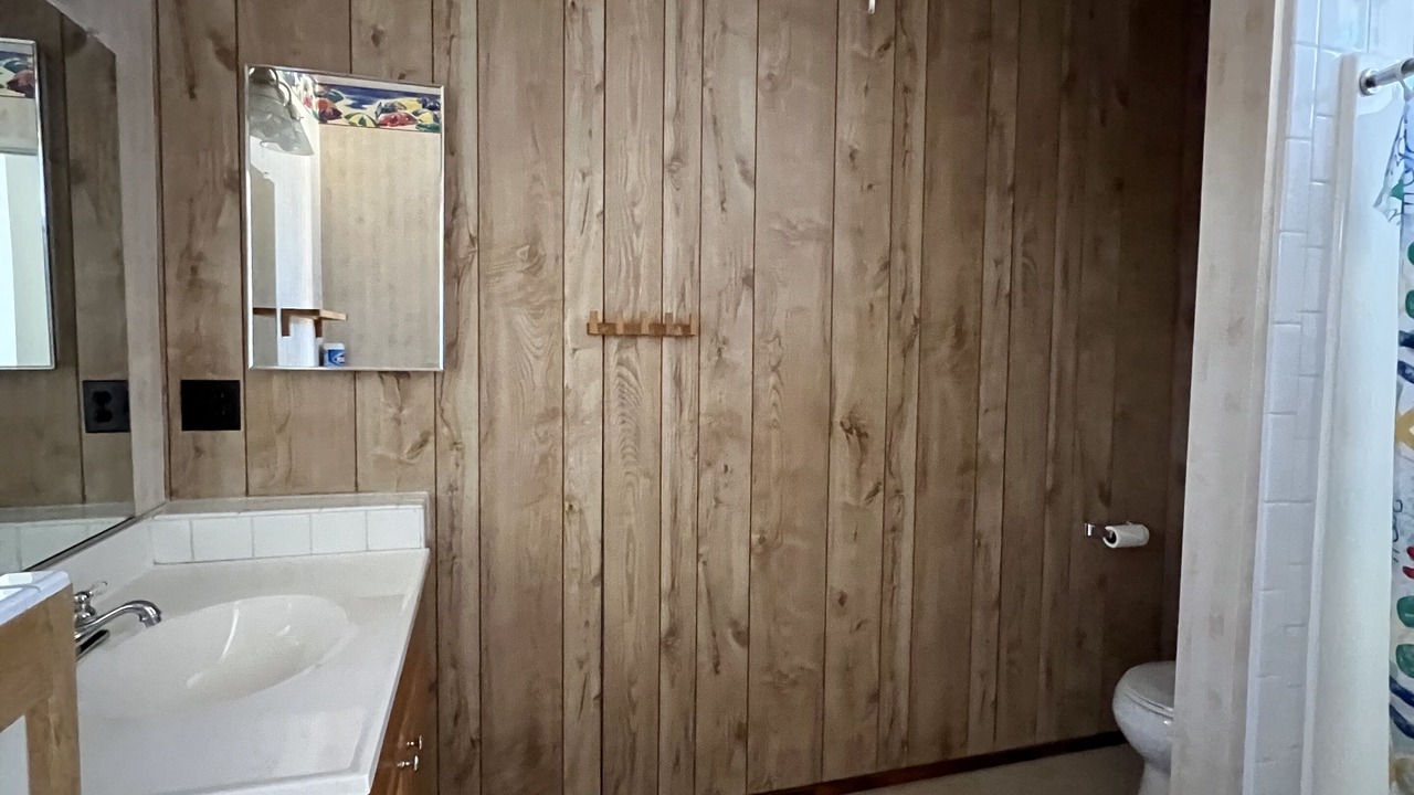 Photo of Bathroom in Oak Shores