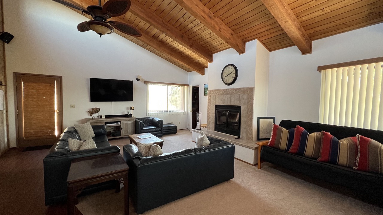 Photo of Livingroom in Oak Shores