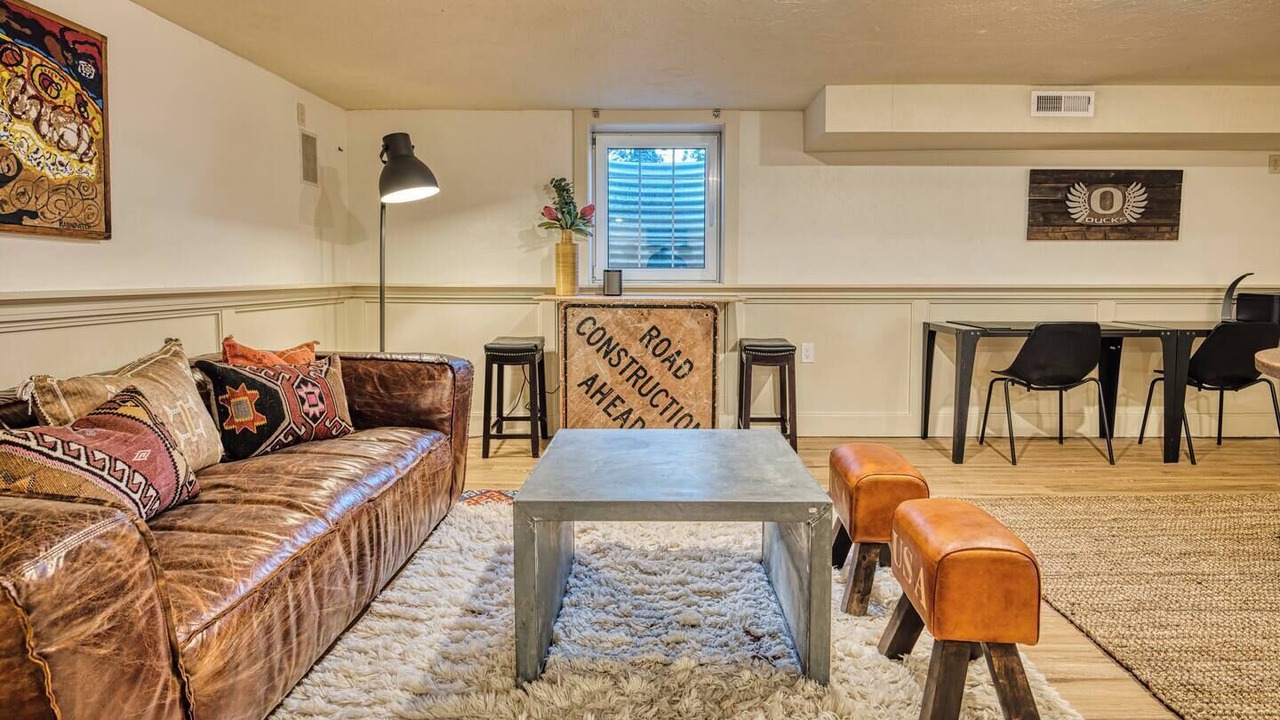 Photo of Livingroom in Amazon