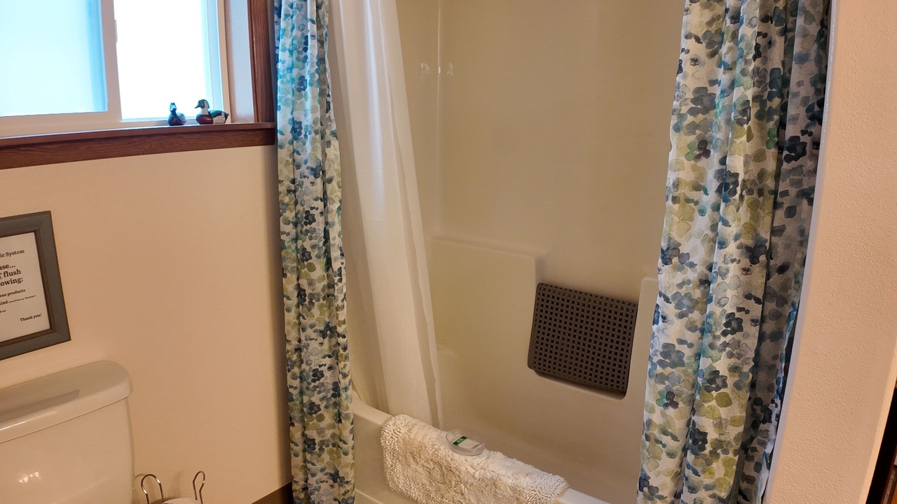 Photo of Bathroom in Klamath Falls