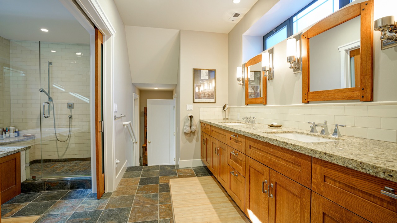 Photo of Bathroom in Freestone