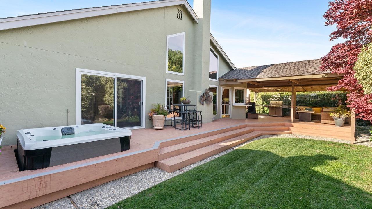 Photo of Outdoor in Redwood Shores