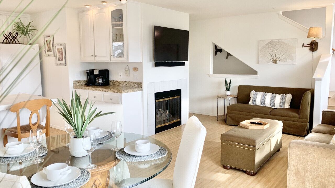 Photo of Livingroom in Downtown