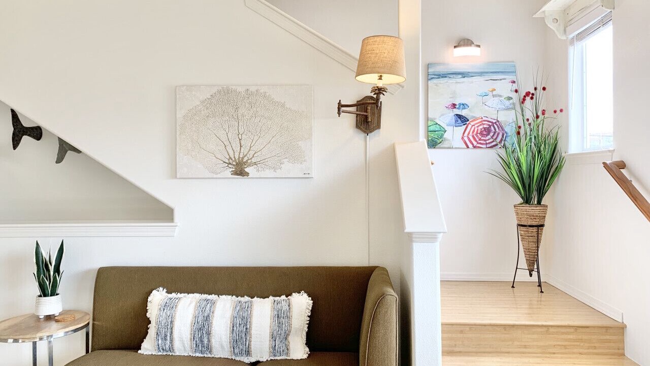 Photo of Livingroom in Downtown