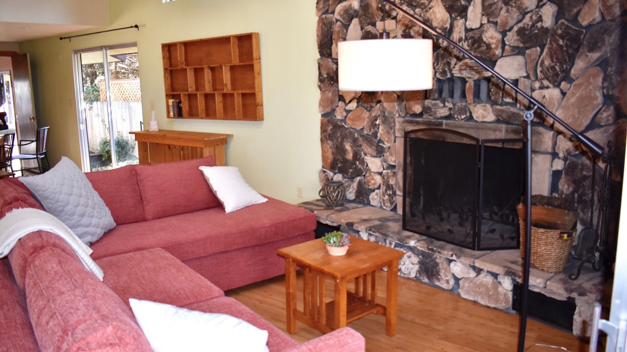 Photo of Livingroom in Lakeport