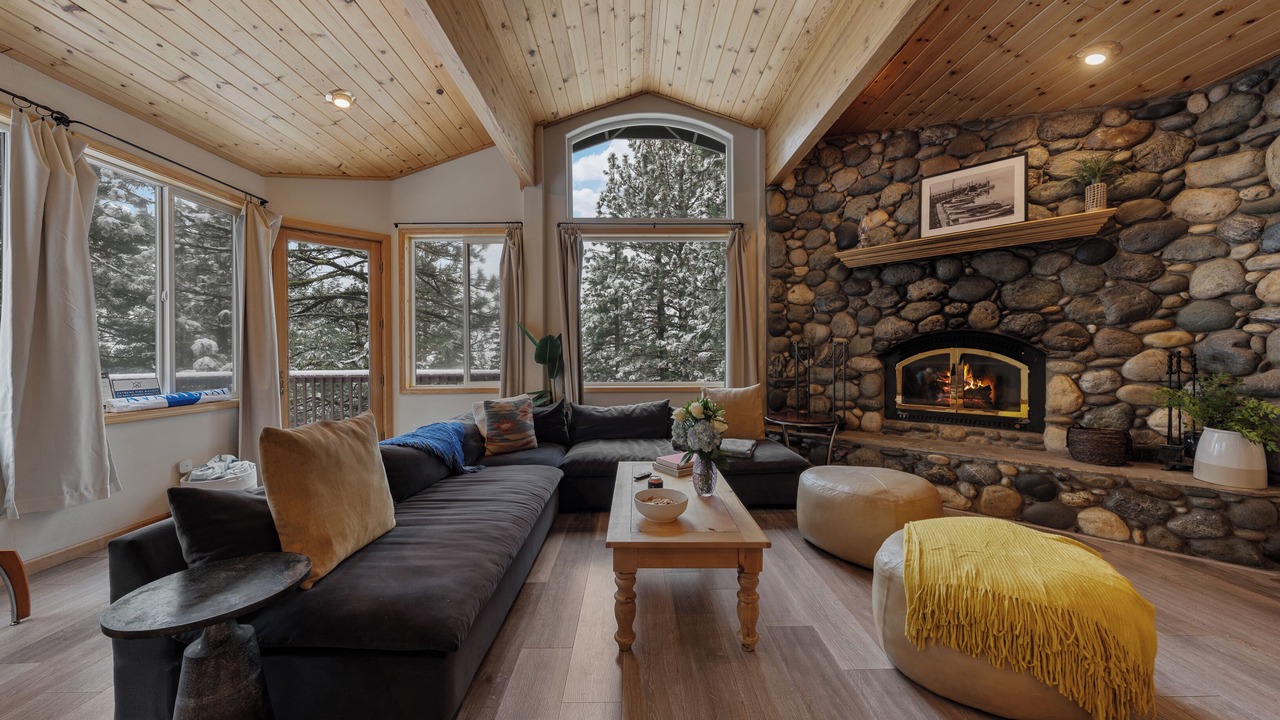 Photo of Livingroom in Truckee