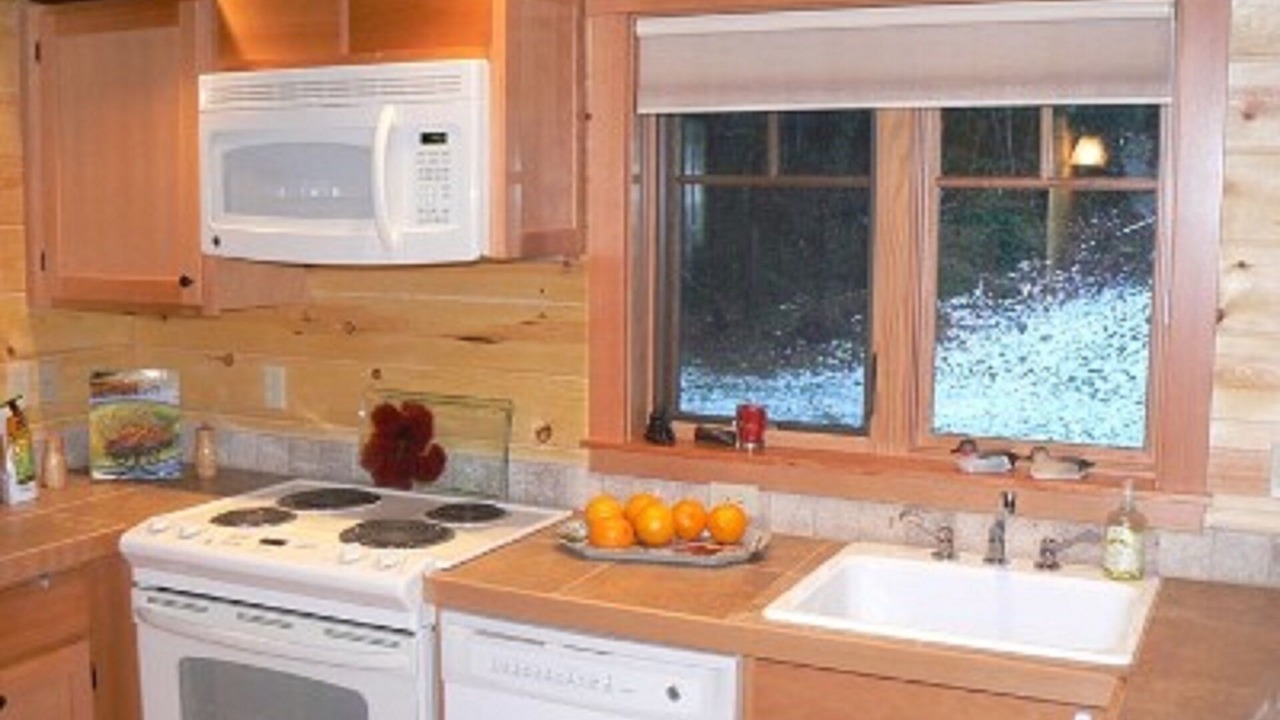 Photo of Kitchen in McKenzie Bridge