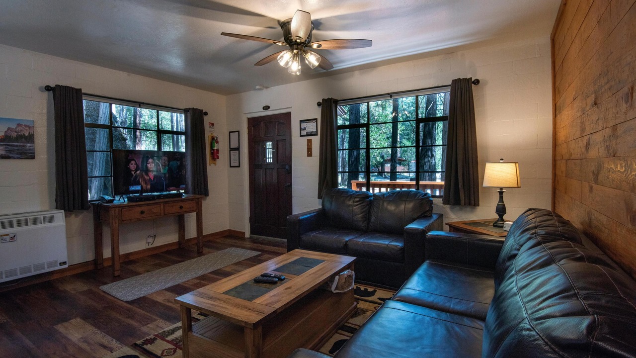 Photo of Livingroom in North Wawona