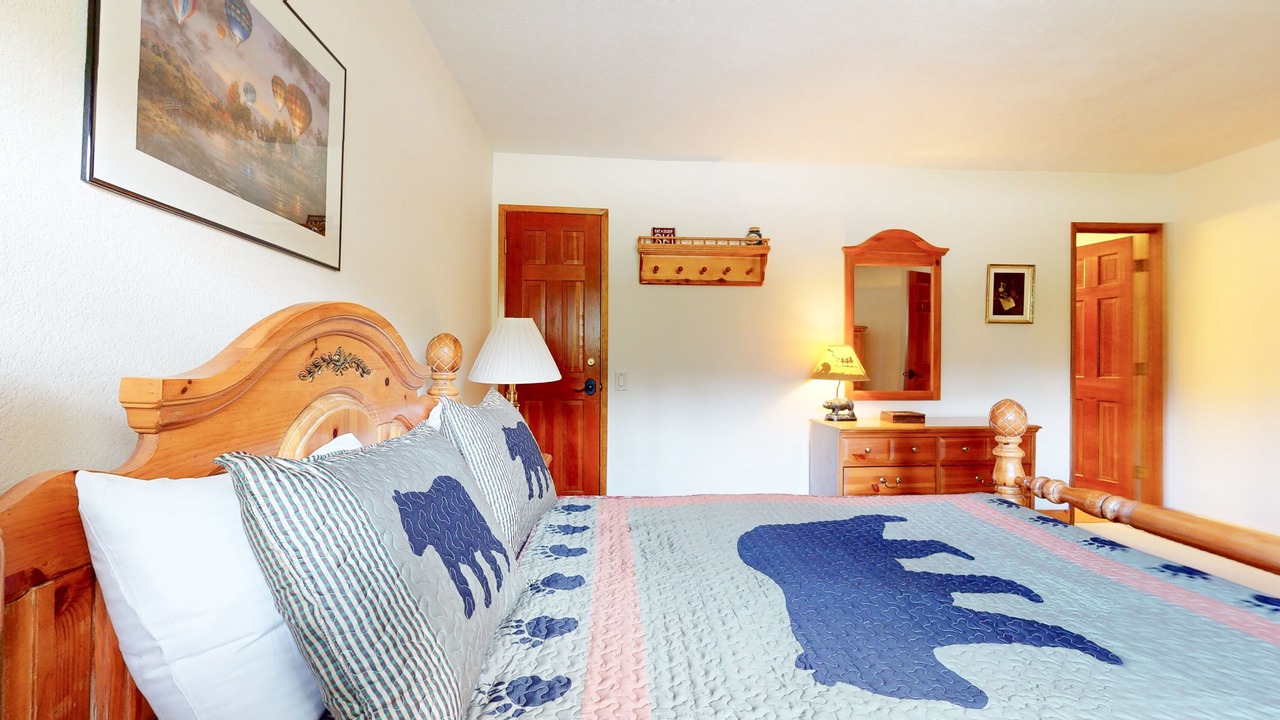 Photo of Bedroom in Mammoth Lakes