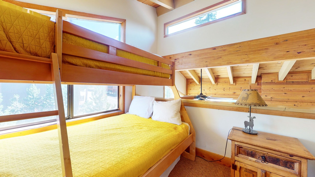 Photo of Bedroom in Mammoth Lakes