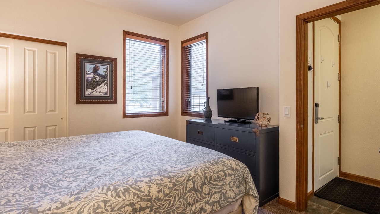 Photo of Bedroom in Mammoth Lakes