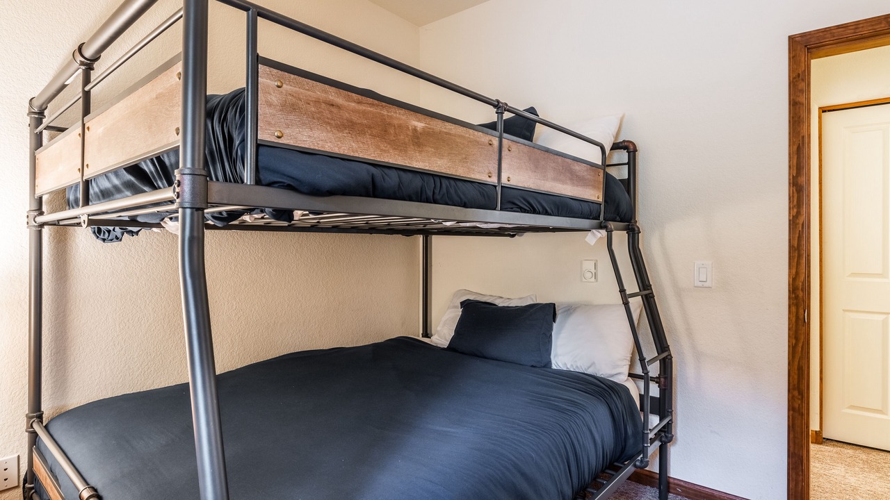 Photo of Bedroom in Mammoth Lakes
