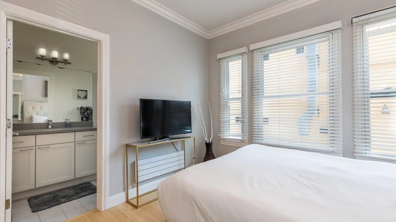Photo of Bedroom in Nob Hill