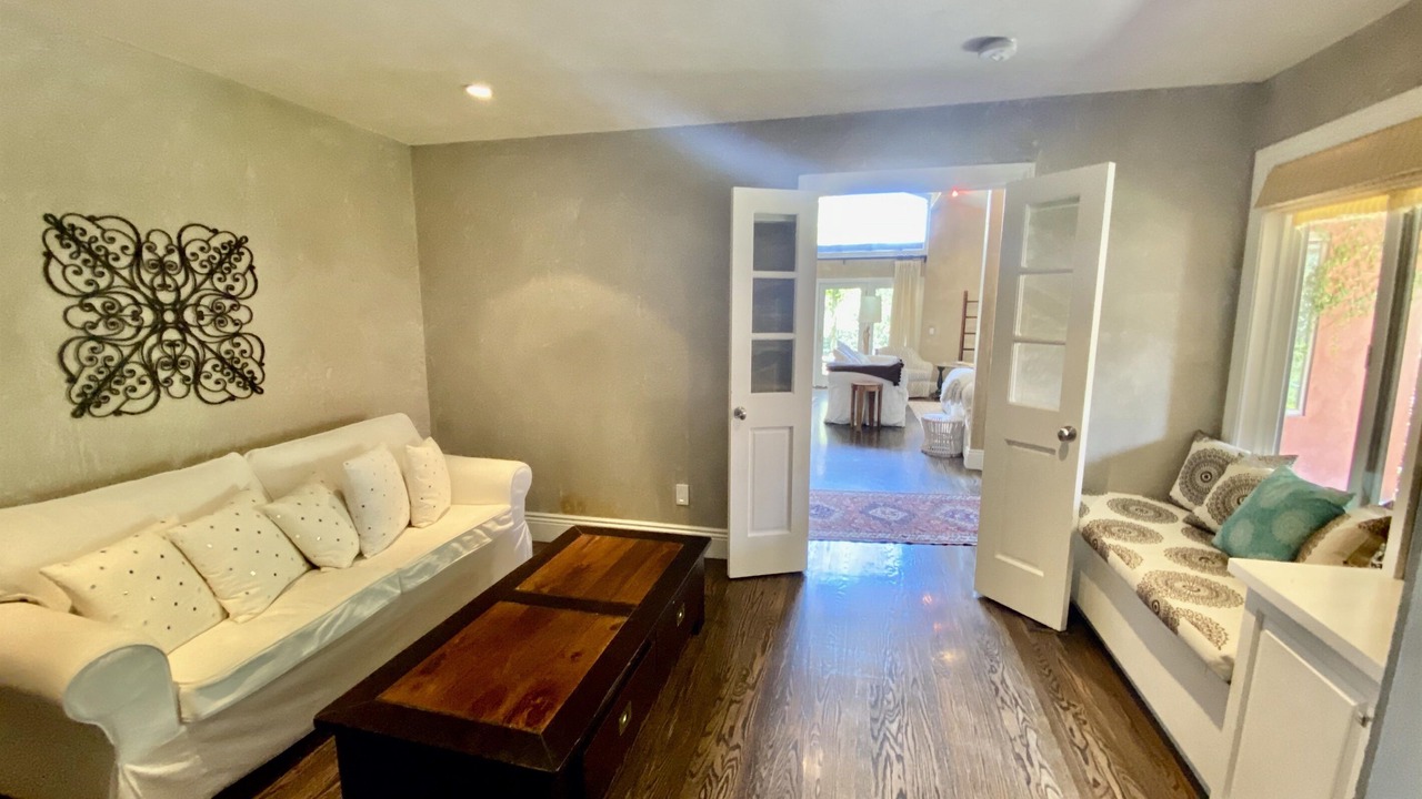 Photo of Livingroom in St. Helena