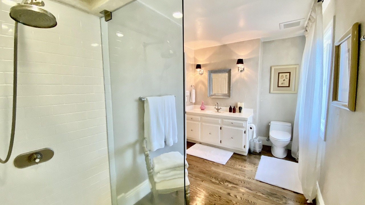 Photo of Bathroom in St. Helena