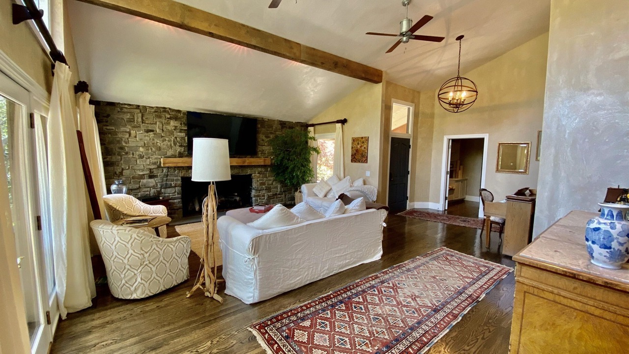 Photo of Livingroom in St. Helena