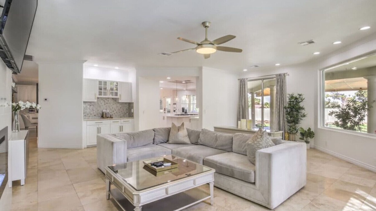 Photo of Livingroom in Green Valley North