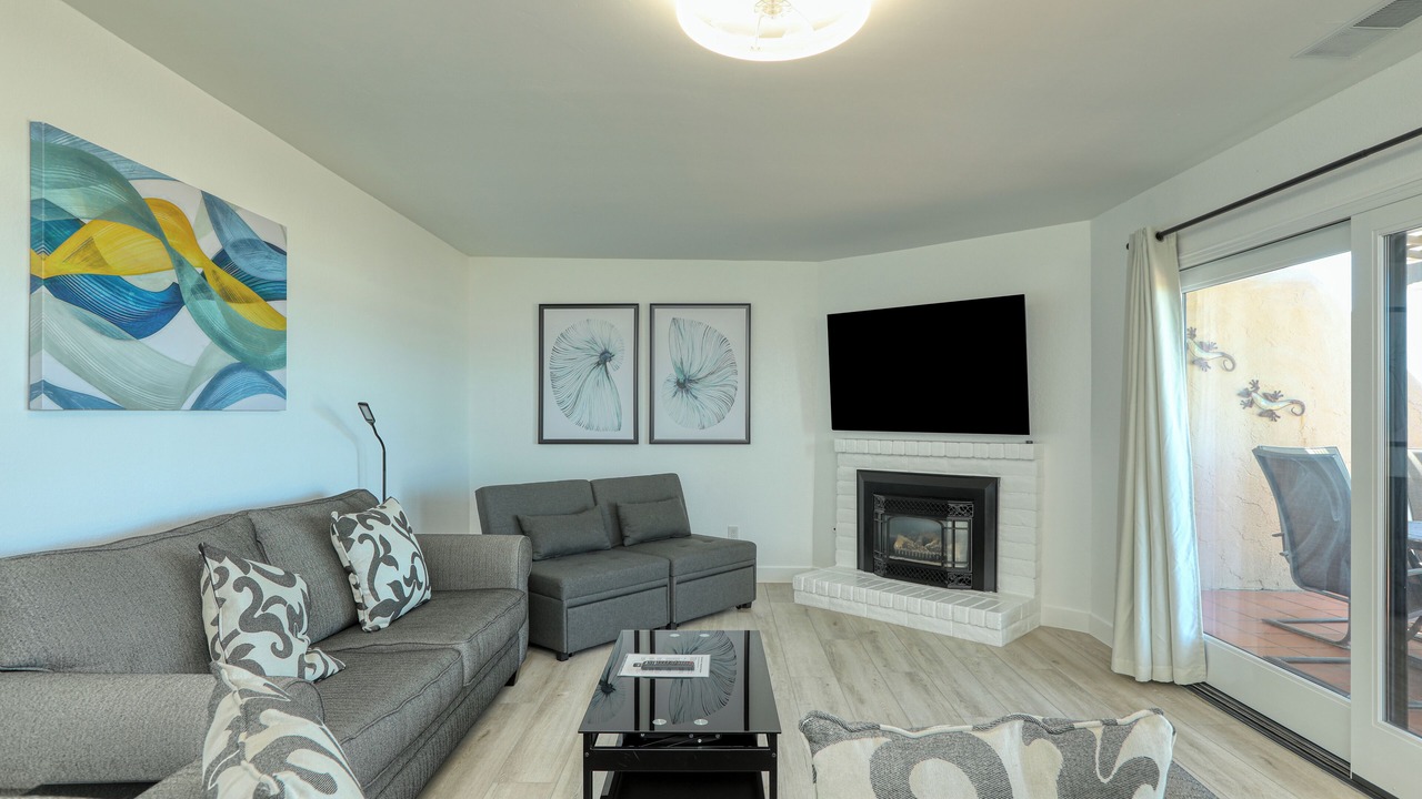 Photo of Livingroom in Downtown
