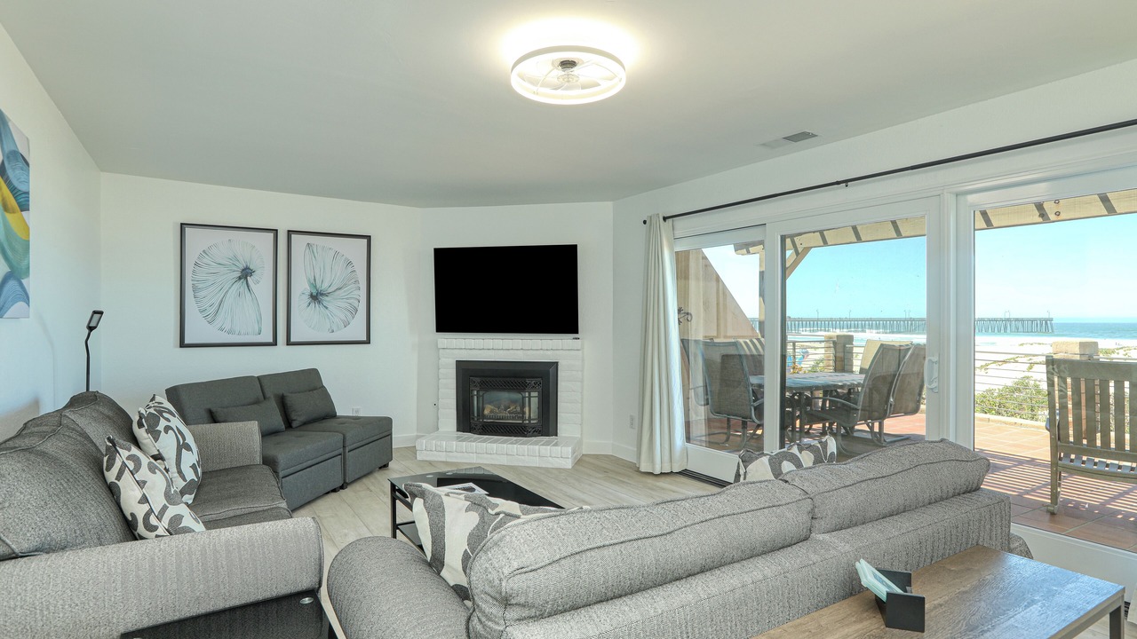 Photo of Livingroom in Downtown