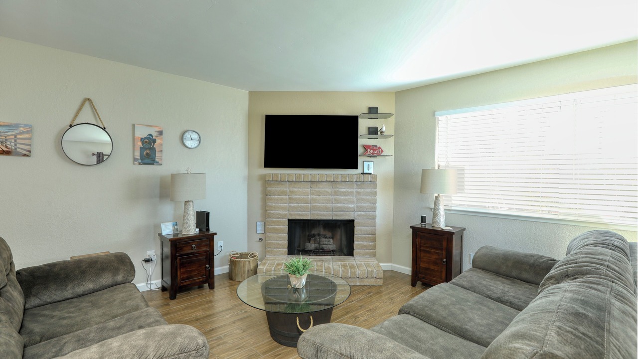Photo of Livingroom in Downtown