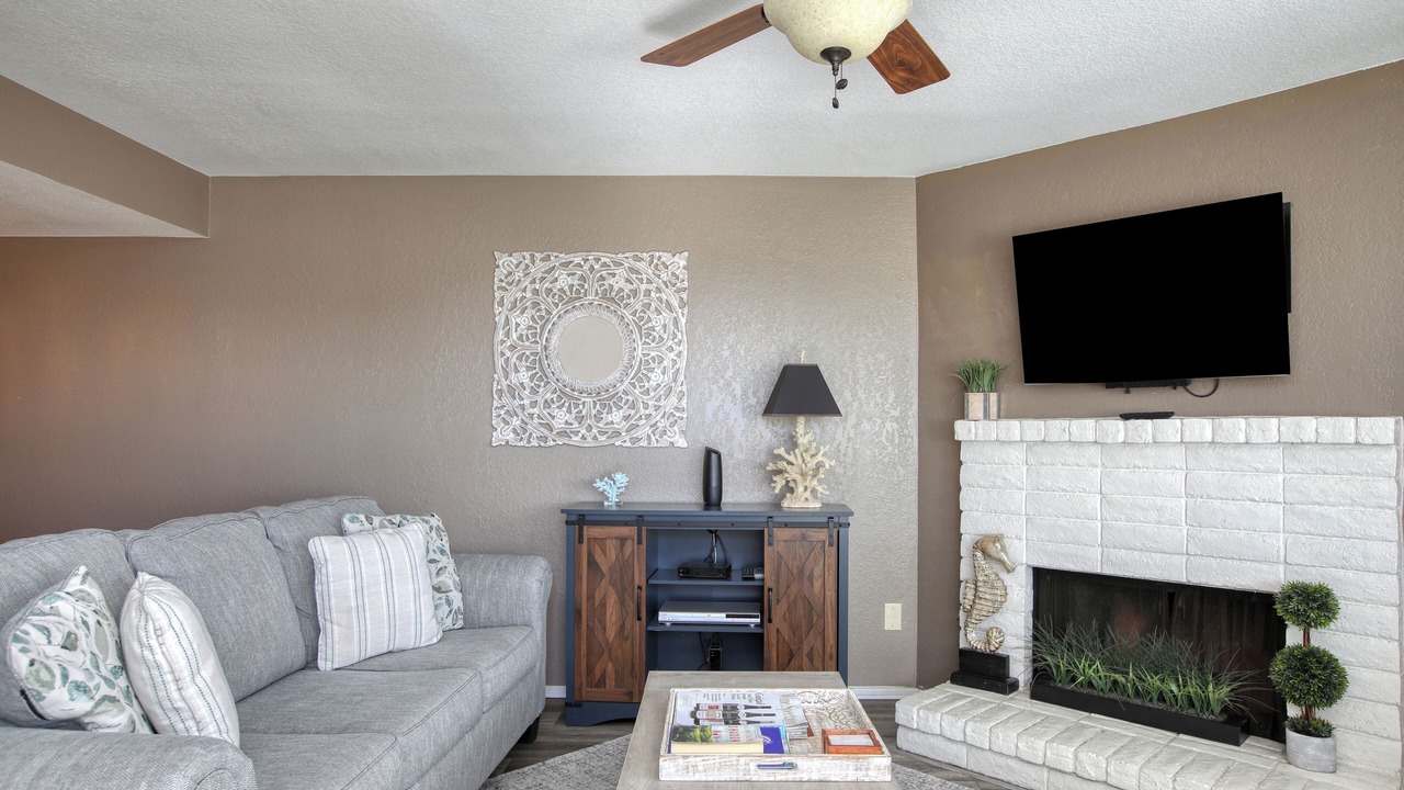 Photo of Livingroom in Downtown