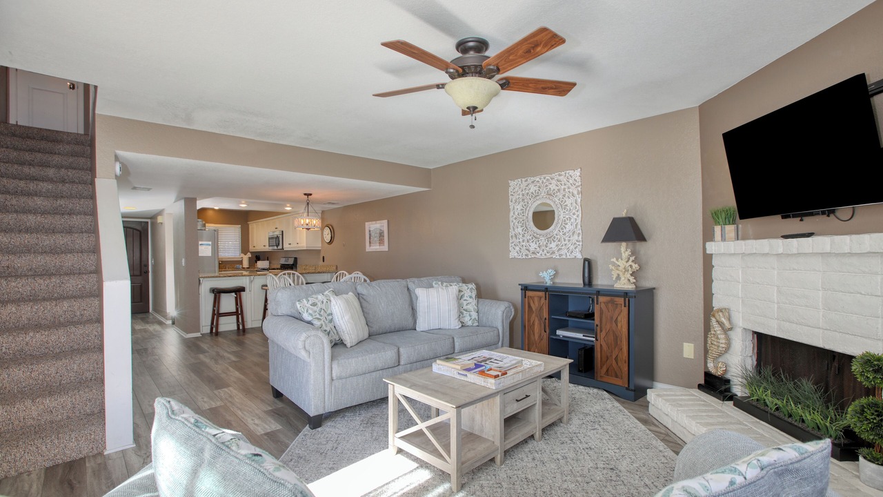 Photo of Livingroom in Downtown