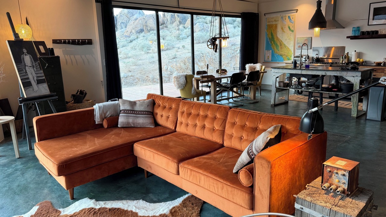 Photo of Livingroom in Lone Pine