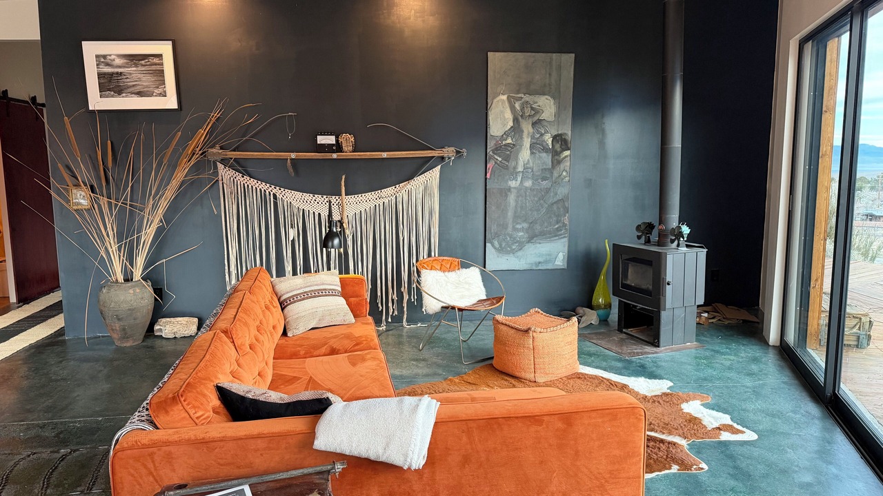 Photo of Livingroom in Lone Pine