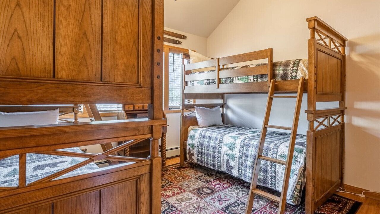 Photo of Bedroom in June Lake