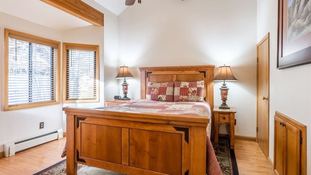 Photo of Bedroom in June Lake